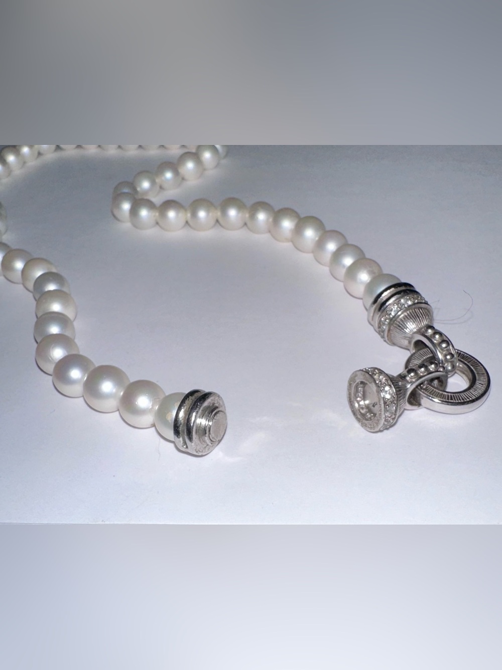Judith Ripka White Pearl Necklace with magnetic closure - Picture 3 of 6